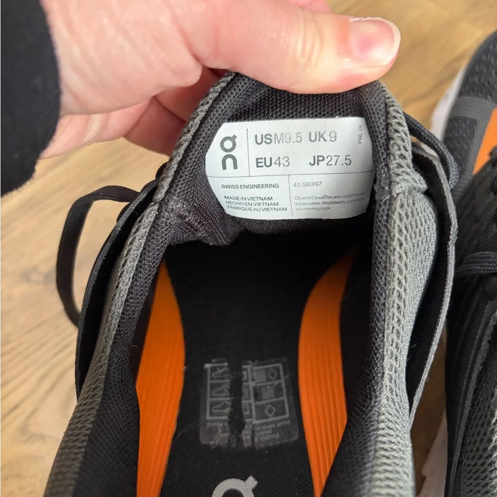 ON cloudswift running shoes grey size 9